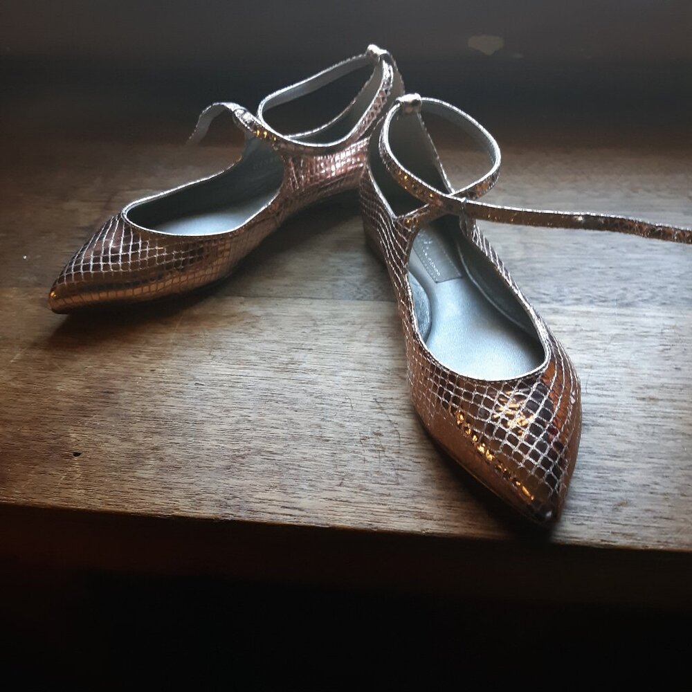 AGL cross ankle straps pointed toe flats 37.5